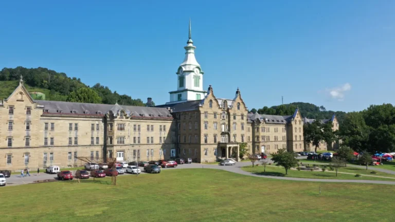 A photo of the front of the trans-Allegheny Luntaric asylum